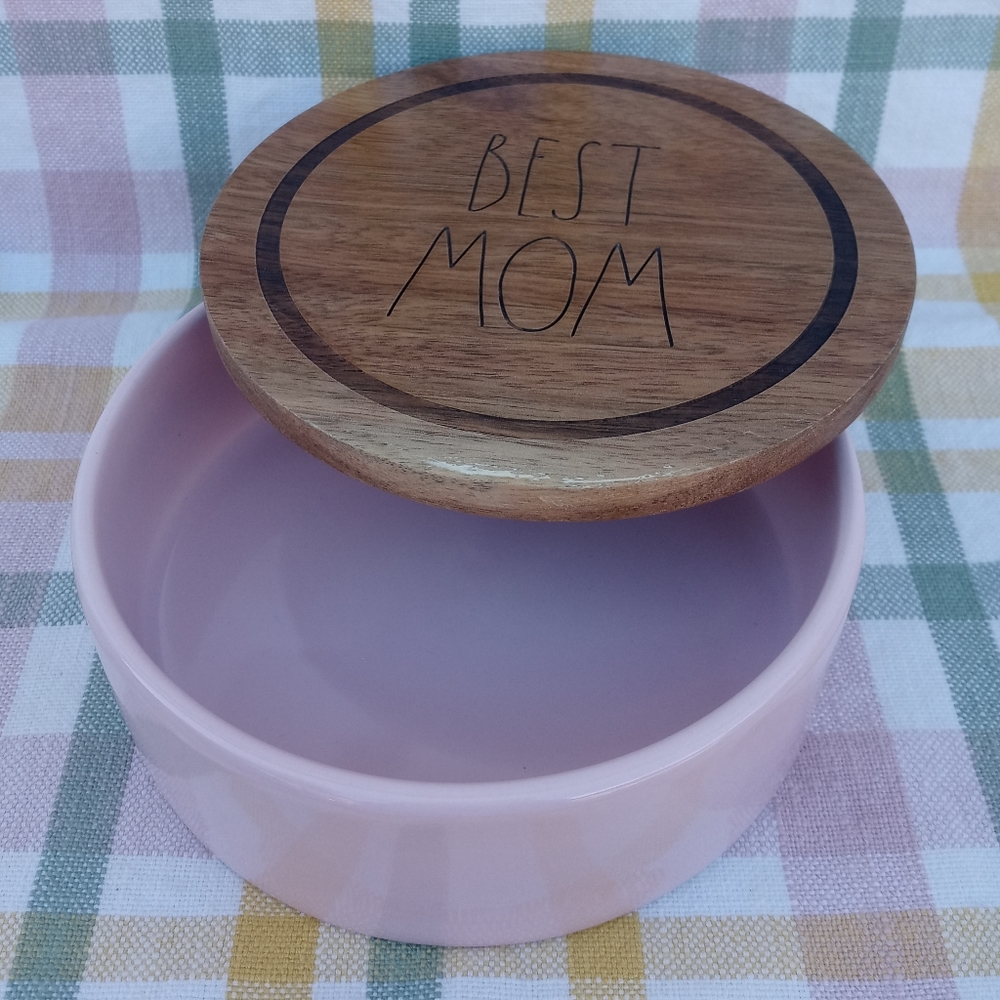 Rae Dunn "Best Mom"‎ Round Box - Picture 5 of 8